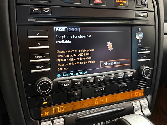 Porsche Cayenne 10 of 17