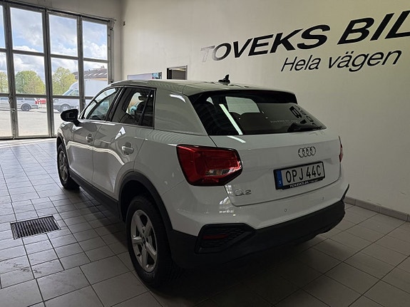 Audi Q2 4 of 5