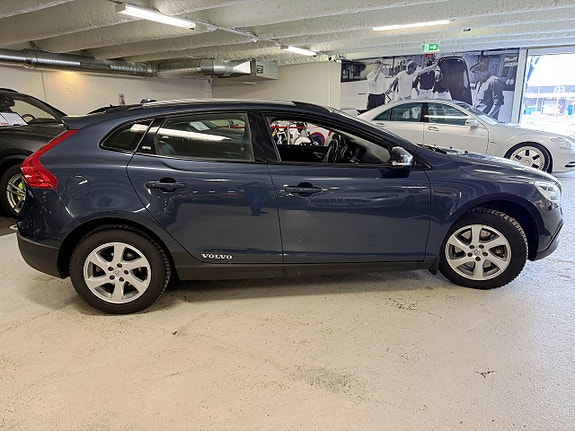 Volvo V40 Cross Country 5 of 5