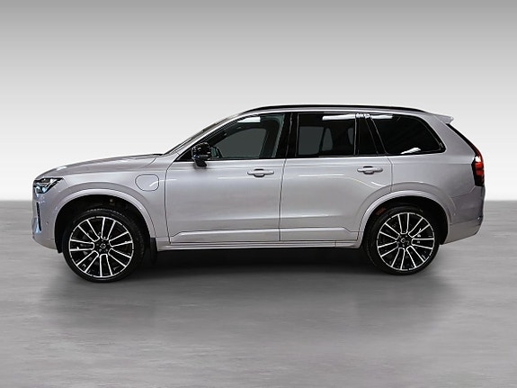Volvo XC90 2 of 5