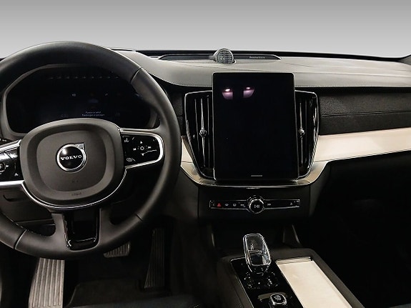 Volvo XC90 13 of 15