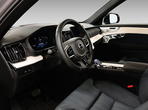 Volvo XC90 9 of 15