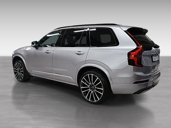 Volvo XC90 3 of 5