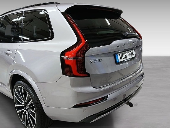 Volvo XC90 4 of 5