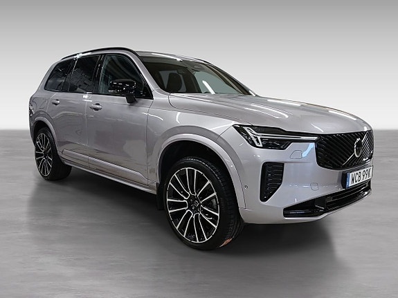 Volvo XC90 7 of 15