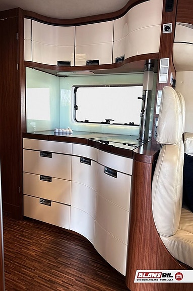 Hymer S800 Campervan Mercedes-Benz generation 906 3.0 V6 CDI 6 of 17