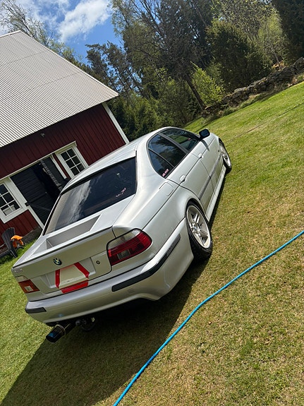 BMW 525i 3 of 10