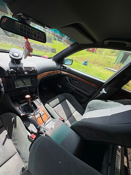 BMW 525i 8 of 10