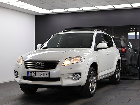 Toyota RAV4 3 of 5