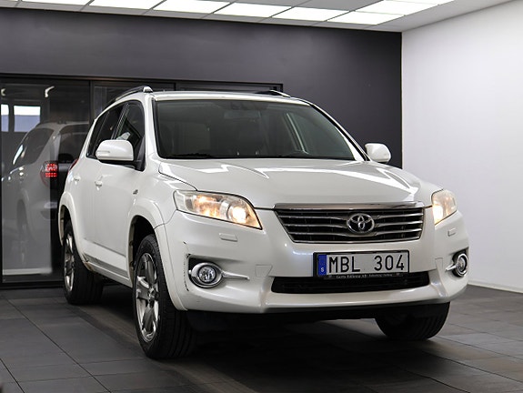 Toyota RAV4 9 of 27