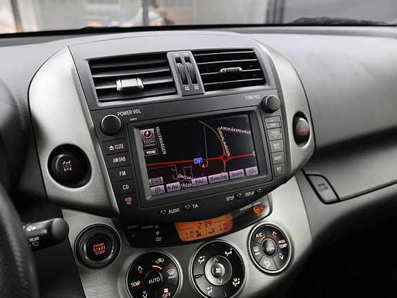 Toyota RAV4 16 of 27