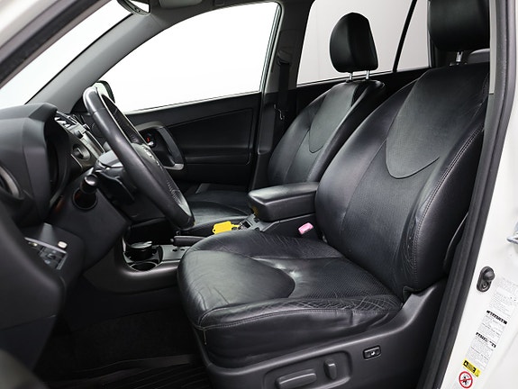 Toyota RAV4 13 of 27