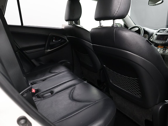 Toyota RAV4 26 of 27
