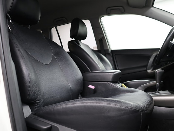 Toyota RAV4 25 of 27