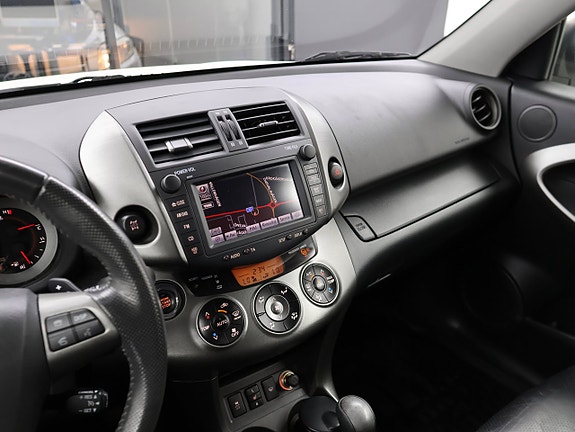 Toyota RAV4 15 of 27