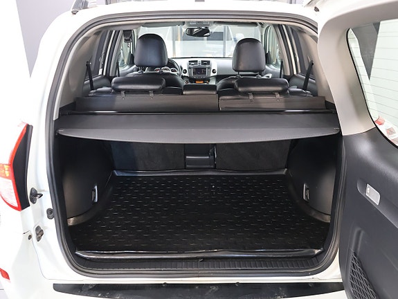 Toyota RAV4 27 of 27