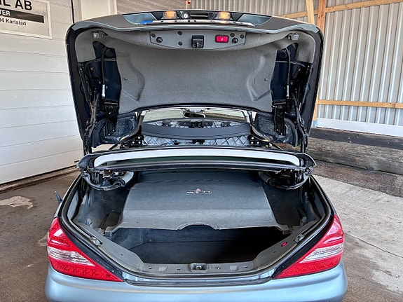 Mercedes-Benz SL350 8 of 12