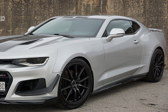 Chevrolet Camaro 14 of 30