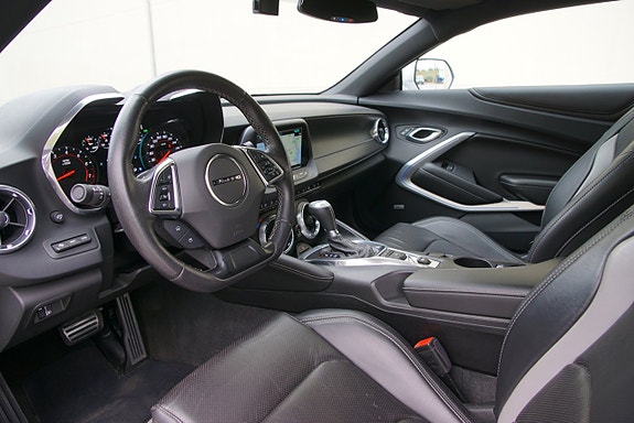 Chevrolet Camaro 19 of 30