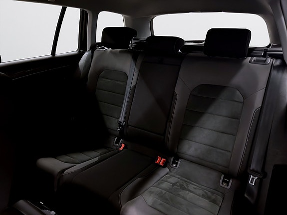 Volkswagen Golf Alltrack 8 of 12