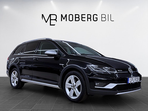 Volkswagen Golf Alltrack 3 of 12