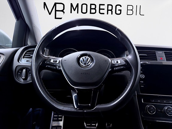Volkswagen Golf Alltrack 12 of 12