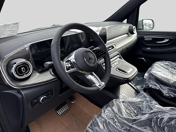 Mercedes-Benz V300 d 6 of 9