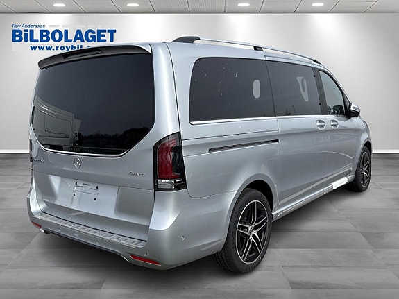 Mercedes-Benz V300 d 4 of 5