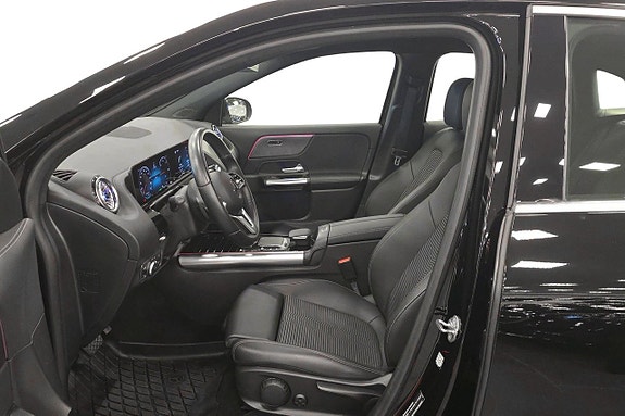 Mercedes-Benz EQA250 8 of 17