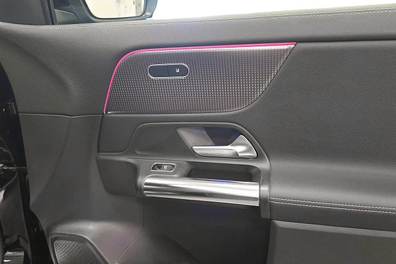 Mercedes-Benz EQA250 13 of 17