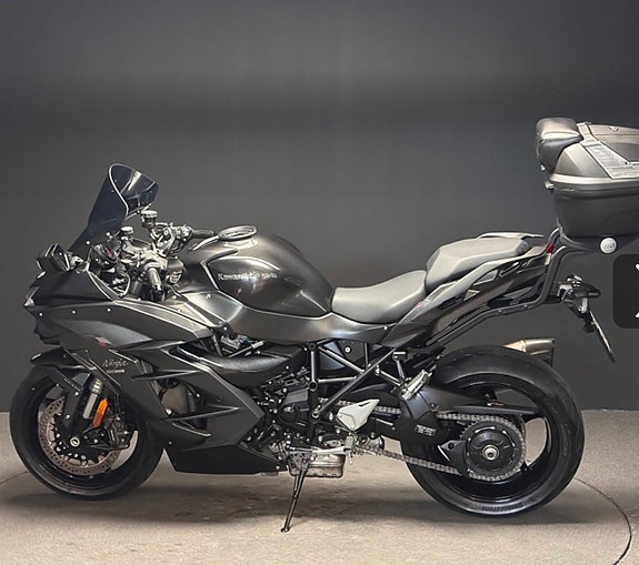 Kawasaki Ninja H2 SX 2 of 5