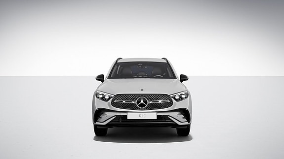 Mercedes-Benz GLC300 de 8 of 16