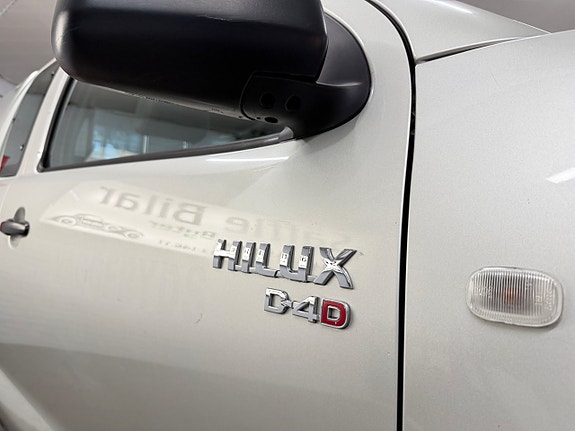 Toyota HiLux 11 of 27