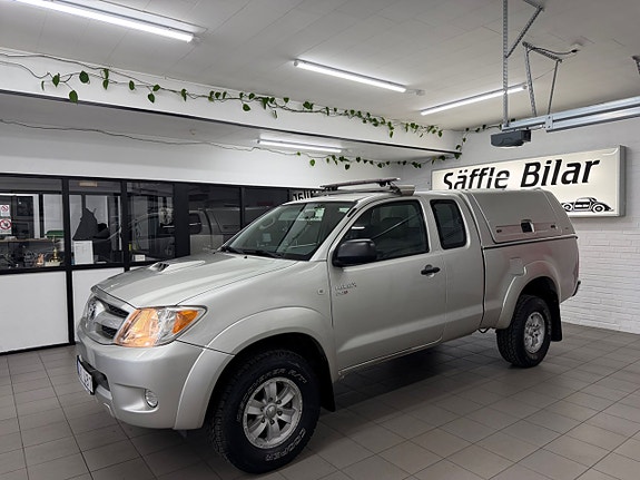 Toyota HiLux 3 of 5