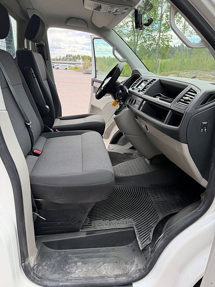 Volkswagen Transporter 13 of 19