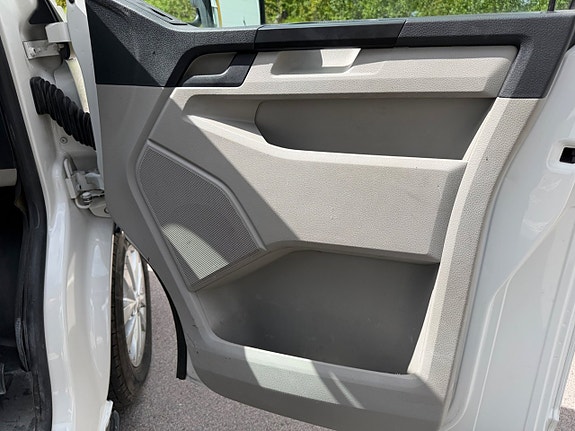 Volkswagen Transporter 16 of 19
