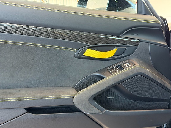 Porsche 718 Cayman GT4 10 of 21