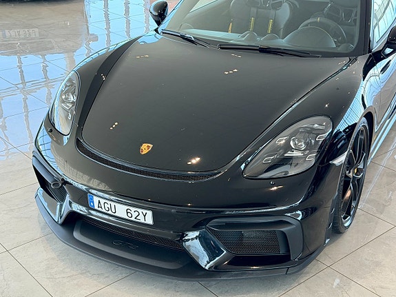 Porsche 718 Cayman GT4 7 of 21