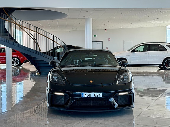 Porsche 718 Cayman GT4 3 of 5