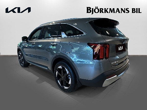 Kia Sorento 6 of 24