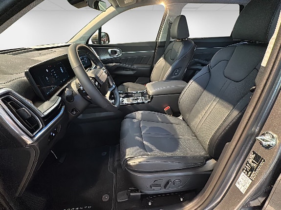 Kia Sorento 8 of 24