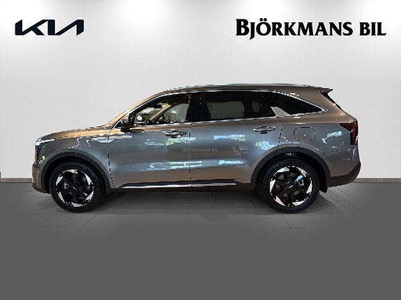 Kia Sorento 4 of 24