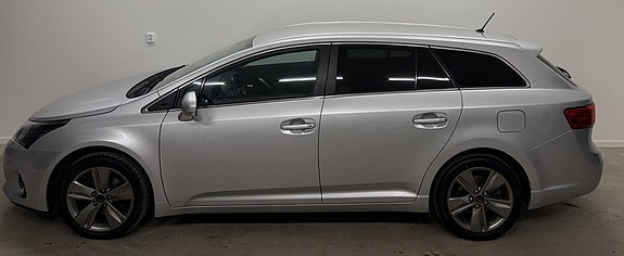 Toyota Avensis 5 of 5
