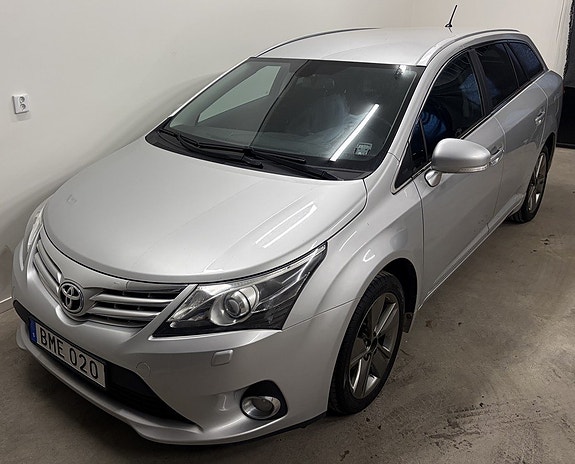Toyota Avensis 4 of 5