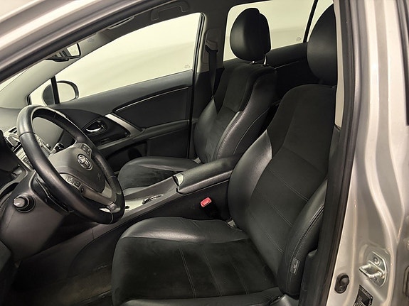 Toyota Avensis 9 of 12
