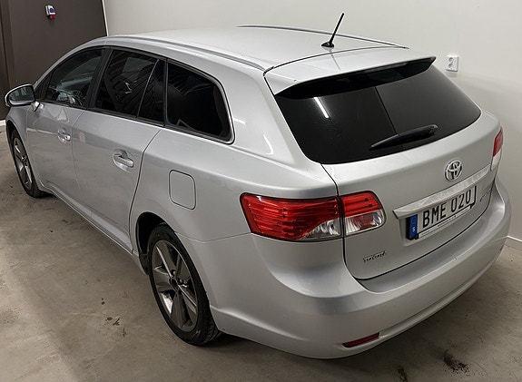 Toyota Avensis 6 of 12
