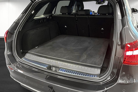 Mercedes-Benz C300 e 13 of 29