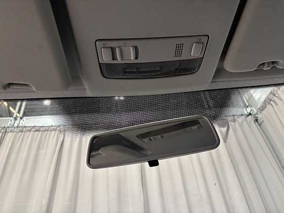 Volkswagen Caddy Maxi 20 of 24
