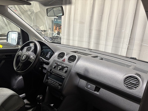 Volkswagen Caddy Maxi 19 of 24