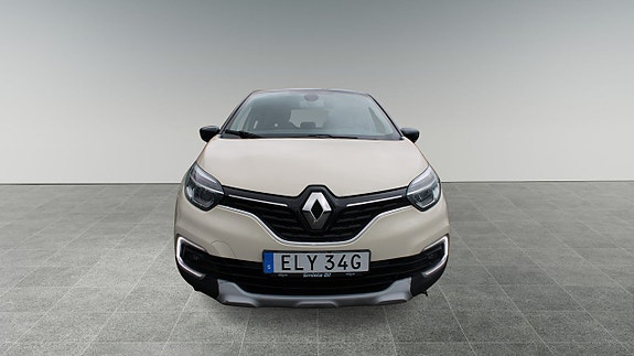 Renault Captur 3 of 8